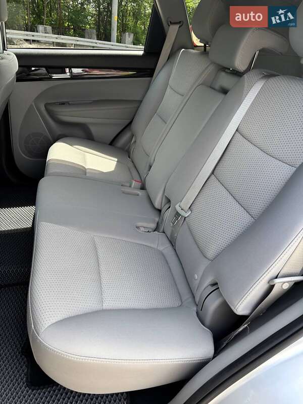 Позашляховик / Кросовер Kia Sorento 2010 в Дніпрі