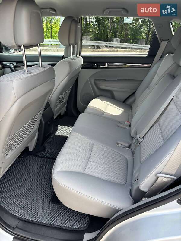 Позашляховик / Кросовер Kia Sorento 2010 в Дніпрі
