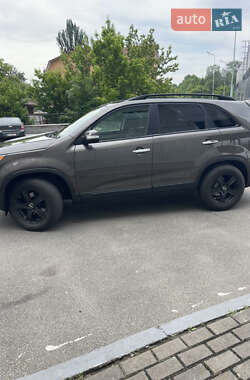 Внедорожник / Кроссовер Kia Sorento 2011 в 