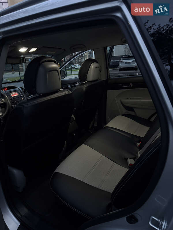 Внедорожник / Кроссовер Kia Sorento 2012 в Чернигове