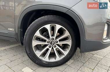 Позашляховик / Кросовер Kia Sorento 2013 в 