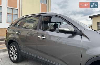 Позашляховик / Кросовер Kia Sorento 2013 в 