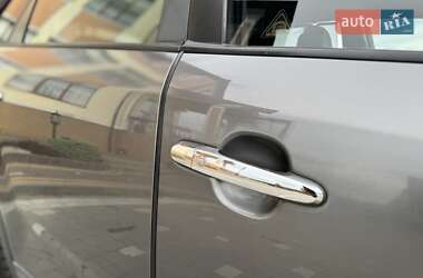 Позашляховик / Кросовер Kia Sorento 2013 в 