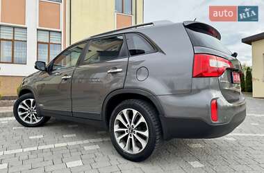 Позашляховик / Кросовер Kia Sorento 2013 в 