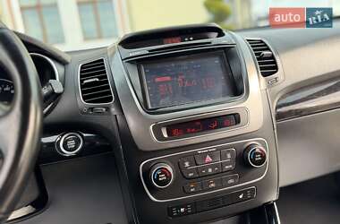 Позашляховик / Кросовер Kia Sorento 2013 в 