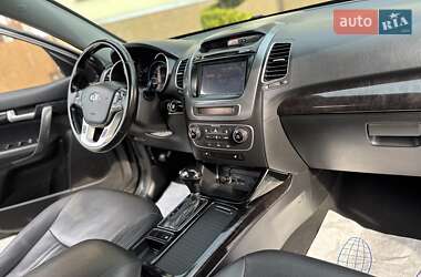 Позашляховик / Кросовер Kia Sorento 2013 в 