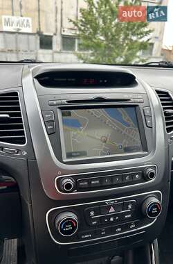 Позашляховик / Кросовер Kia Sorento 2012 в 