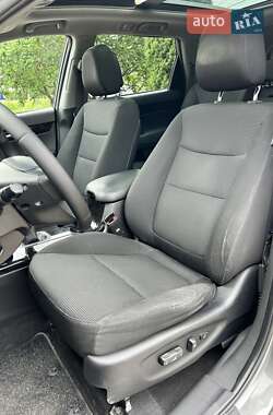 Позашляховик / Кросовер Kia Sorento 2012 в 