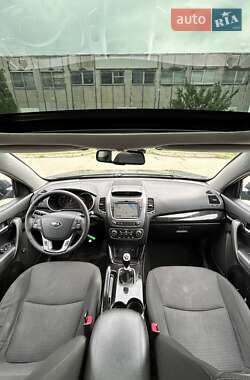 Позашляховик / Кросовер Kia Sorento 2012 в 