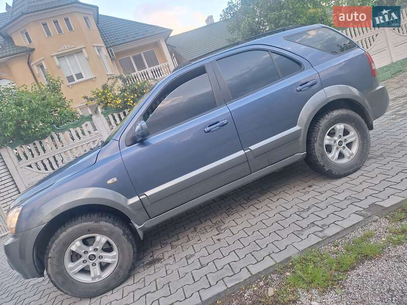 Внедорожник / Кроссовер Kia Sorento 2004 в Черновцах