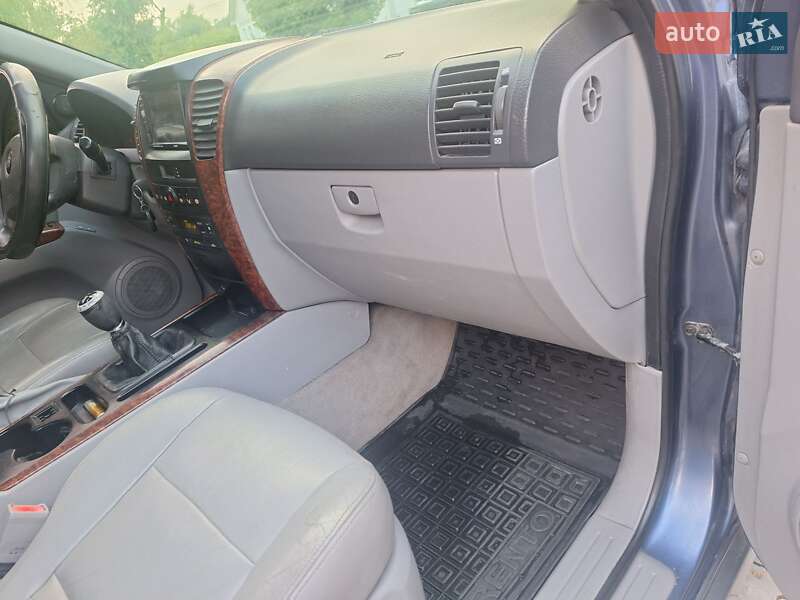 Внедорожник / Кроссовер Kia Sorento 2004 в Черновцах