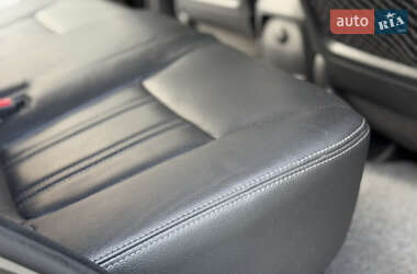 Позашляховик / Кросовер Kia Sorento 2010 в 