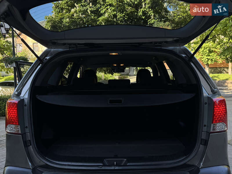 Внедорожник / Кроссовер Kia Sorento 2010 в Выгоде