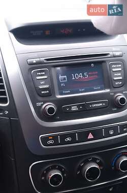 Внедорожник / Кроссовер Kia Sorento 2014 в 