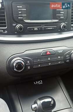 Внедорожник / Кроссовер Kia Sorento 2015 в 