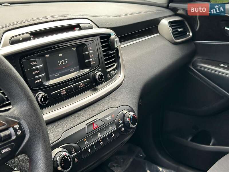 Позашляховик / Кросовер Kia Sorento 2016 в Самборі