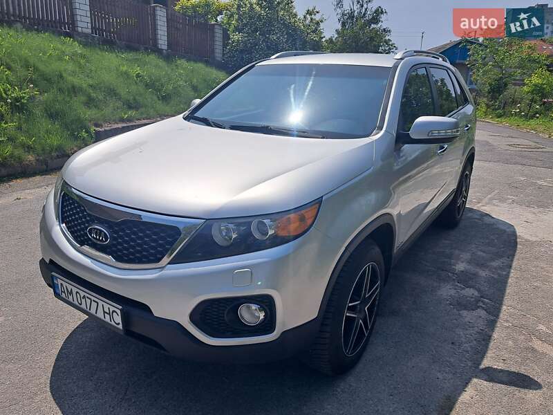 Внедорожник / Кроссовер Kia Sorento 2011 в 