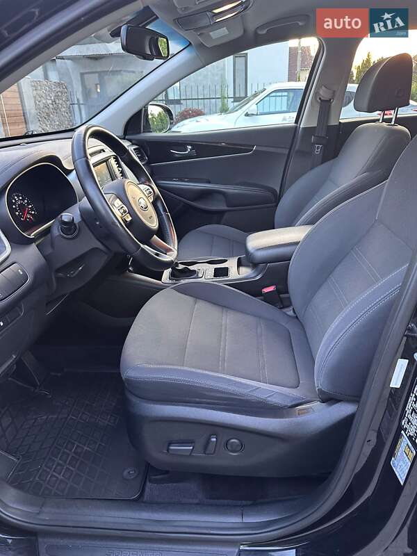 Позашляховик / Кросовер Kia Sorento 2017 в Києві