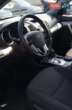 Позашляховик / Кросовер Kia Sorento 2010 в 