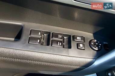 Позашляховик / Кросовер Kia Sorento 2010 в 