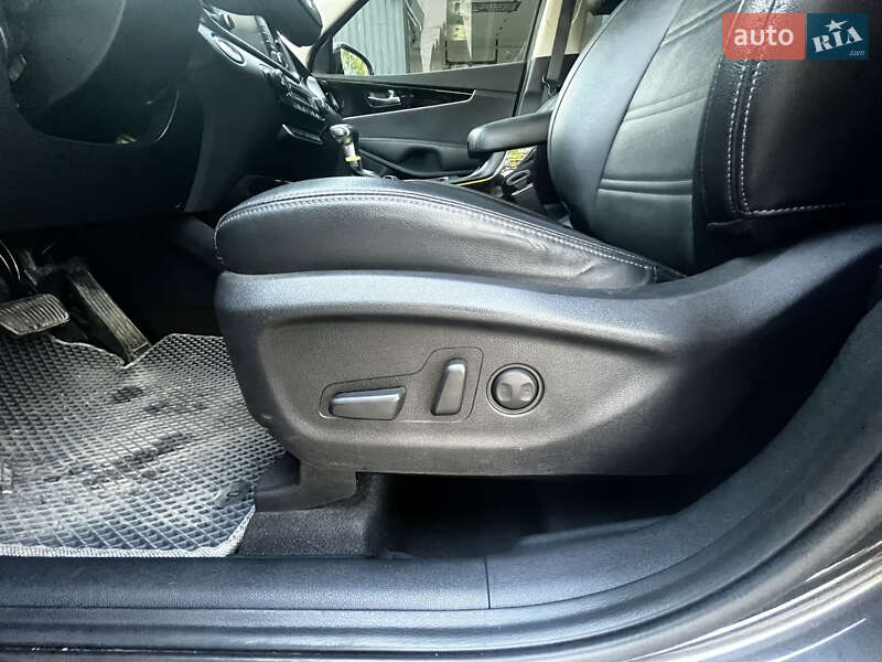 Позашляховик / Кросовер Kia Sorento 2017 в Первомайську