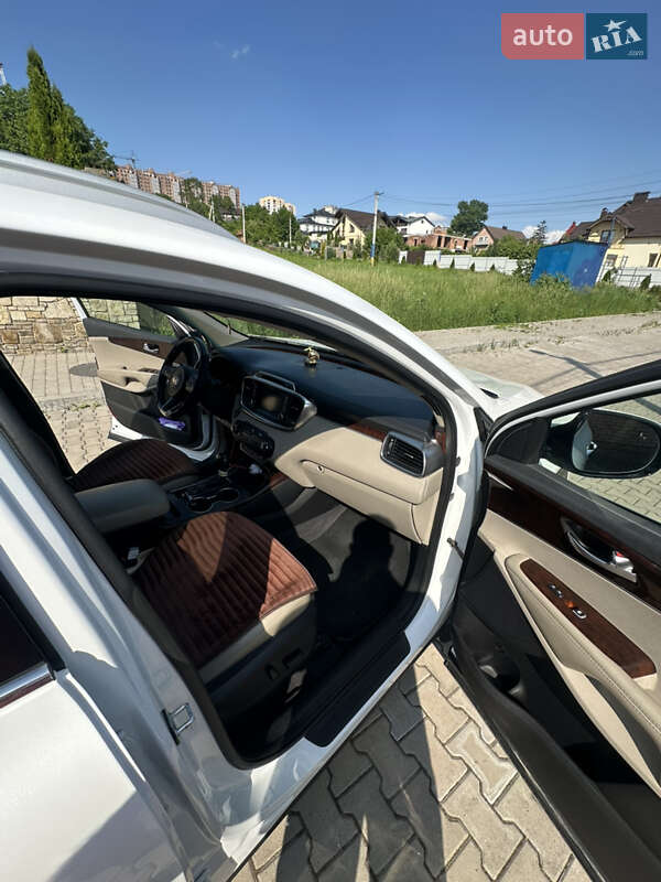 Позашляховик / Кросовер Kia Sorento 2017 в Хмельницькому