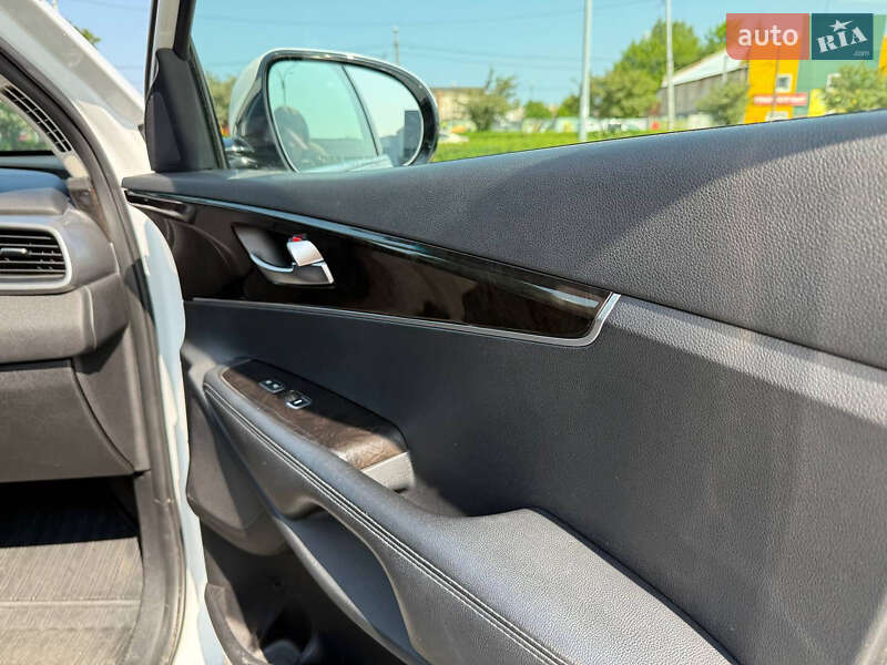 Внедорожник / Кроссовер Kia Sorento 2015 в Житомире фото 8 Внедорожник / Кроссовер Kia Sorento 2015 в Житомире