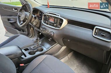 Внедорожник / Кроссовер Kia Sorento 2015 в 