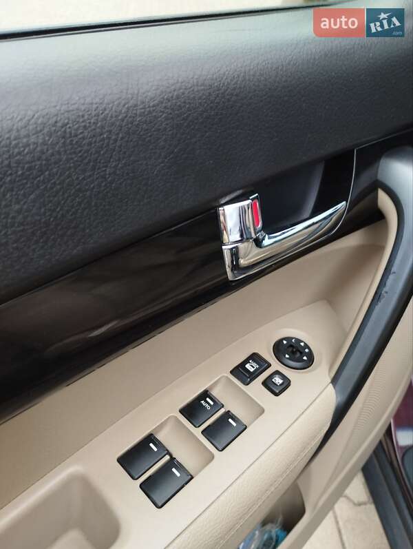 Позашляховик / Кросовер Kia Sorento 2010 в Липовці