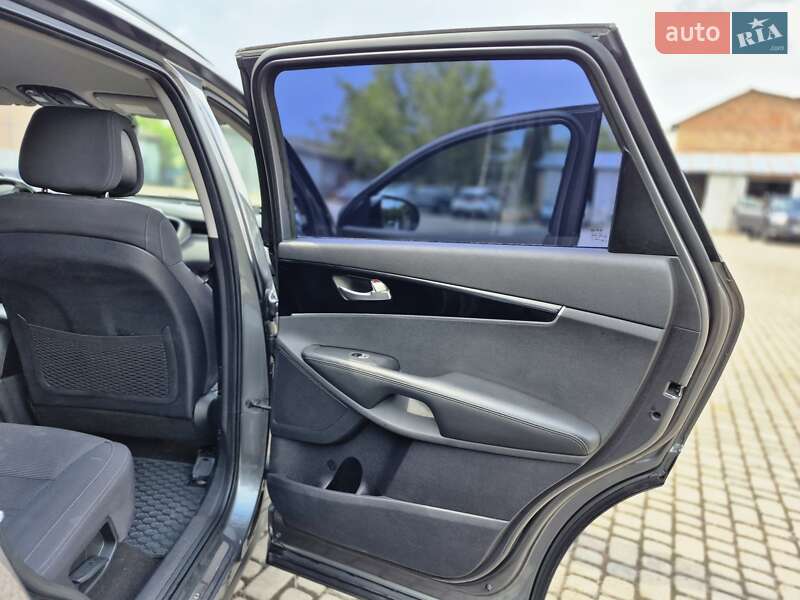 Позашляховик / Кросовер Kia Sorento 2015 в Шептицькому