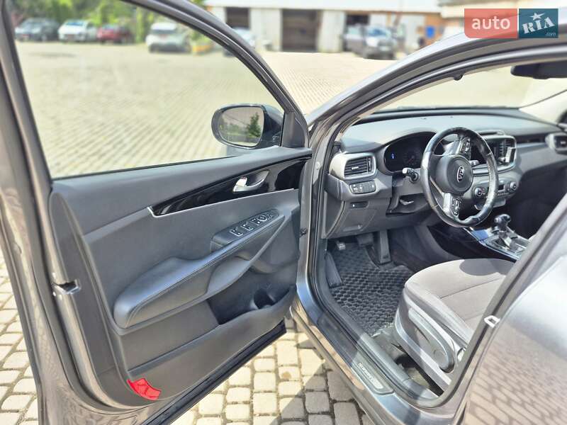 Позашляховик / Кросовер Kia Sorento 2015 в Шептицькому