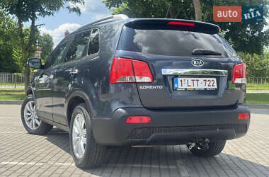 Позашляховик / Кросовер Kia Sorento 2012 в 