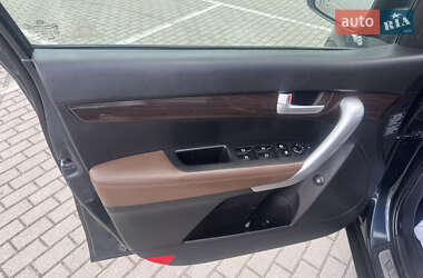 Позашляховик / Кросовер Kia Sorento 2012 в 
