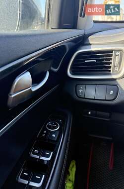 Позашляховик / Кросовер Kia Sorento 2016 в  фото 15 Позашляховик / Кросовер Kia Sorento 2016 в