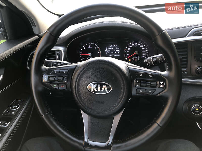 Позашляховик / Кросовер Kia Sorento 2015 в Києві