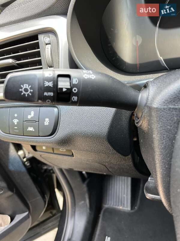 Внедорожник / Кроссовер Kia Sorento 2016 в Луцке