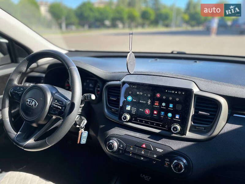 Внедорожник / Кроссовер Kia Sorento 2015 в Мироновке