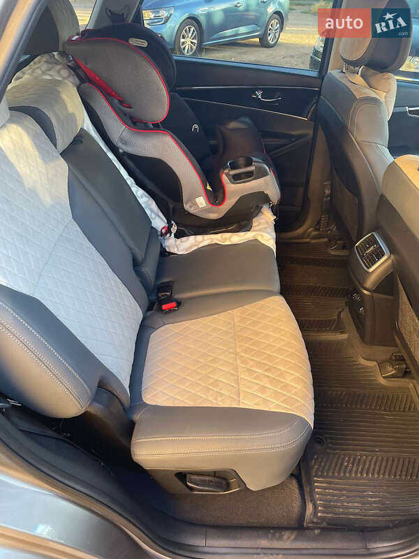 Внедорожник / Кроссовер Kia Sorento 2015 в Мироновке