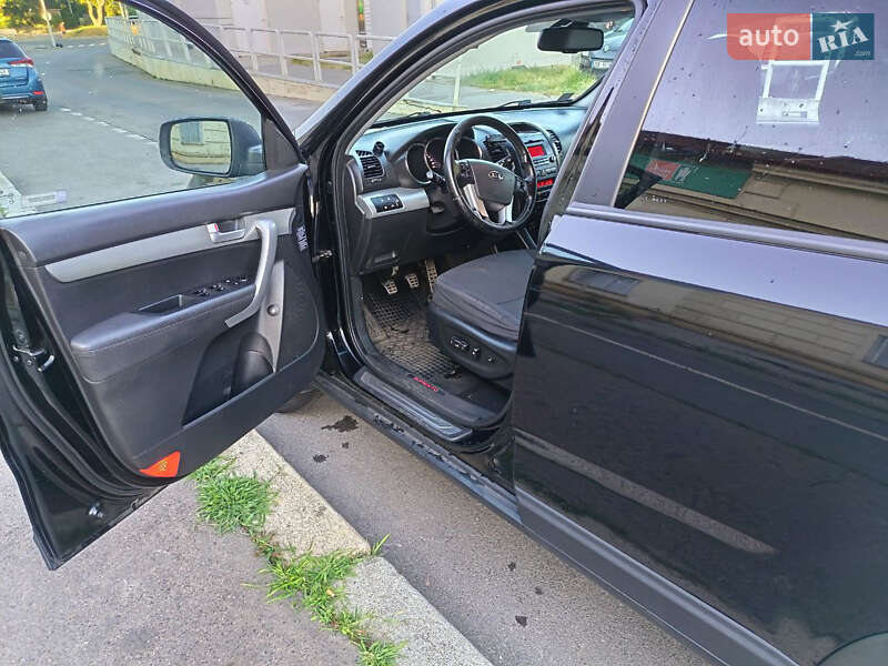 Внедорожник / Кроссовер Kia Sorento 2010 в Долине