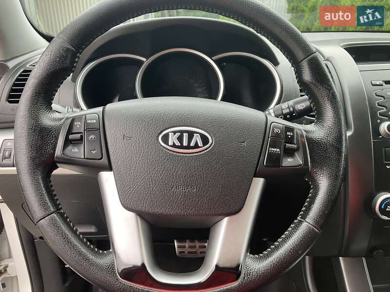 Позашляховик / Кросовер Kia Sorento 2010 в Львові