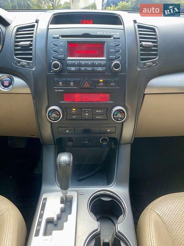 Позашляховик / Кросовер Kia Sorento 2010 в Тячеві