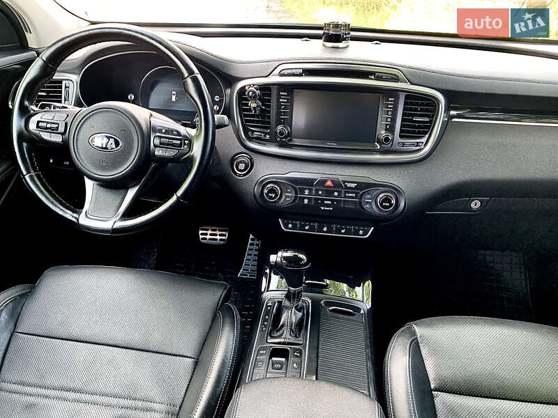 Внедорожник / Кроссовер Kia Sorento 2017 в Тернополе