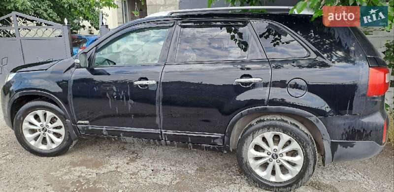 Внедорожник / Кроссовер Kia Sorento 2013 в Каменском