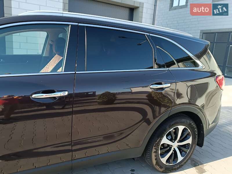 Позашляховик / Кросовер Kia Sorento 2016 в Києві