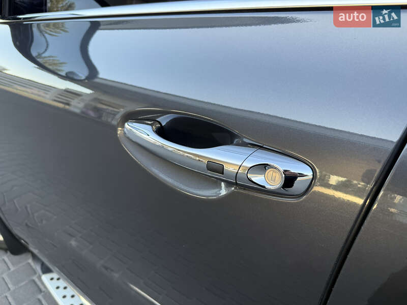 Внедорожник / Кроссовер Kia Sorento 2015 в Одессе