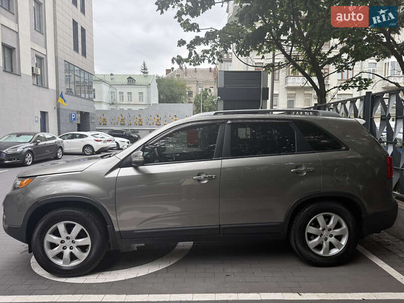 Внедорожник / Кроссовер Kia Sorento 2010 в Киеве