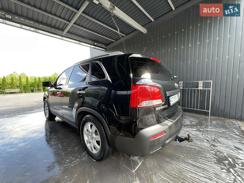 Внедорожник / Кроссовер Kia Sorento 2011 в Надворной