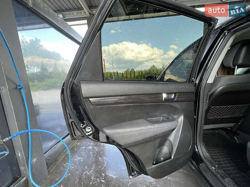 Внедорожник / Кроссовер Kia Sorento 2011 в Надворной