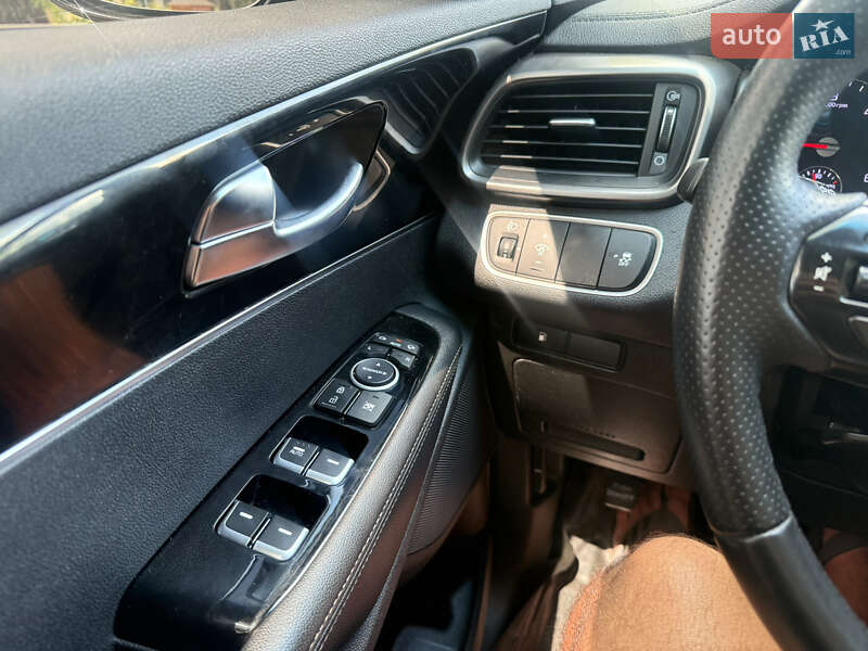 Внедорожник / Кроссовер Kia Sorento 2016 в Киеве