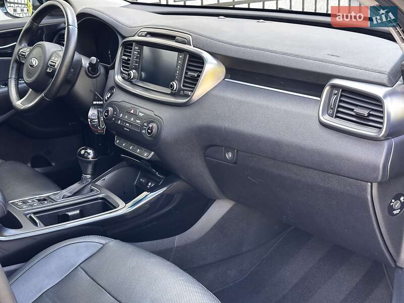 Позашляховик / Кросовер Kia Sorento 2015 в Стрию